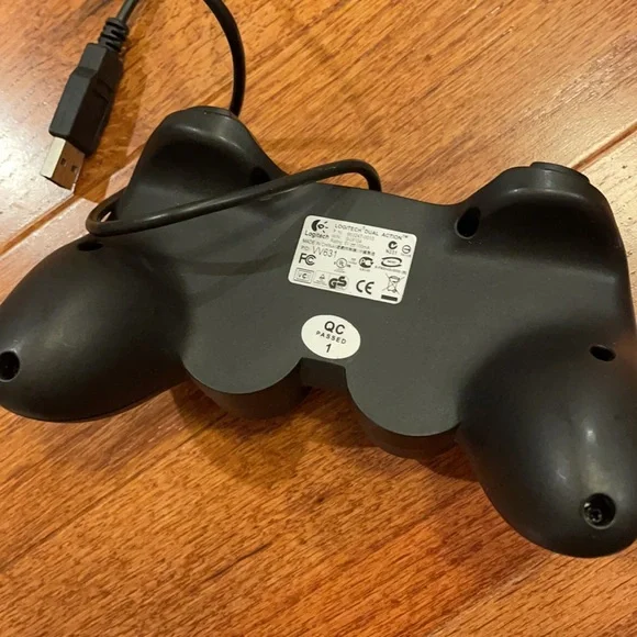 Logitech computer controller - Picture 4 of 10